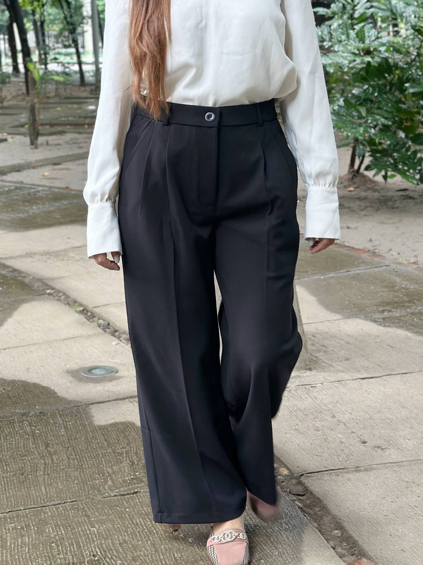 Black Loose Fitted Wide Leg Pant