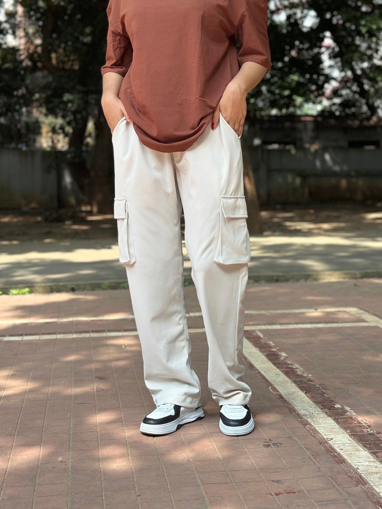 Women Off-white 6 Pocket Cargo Pants