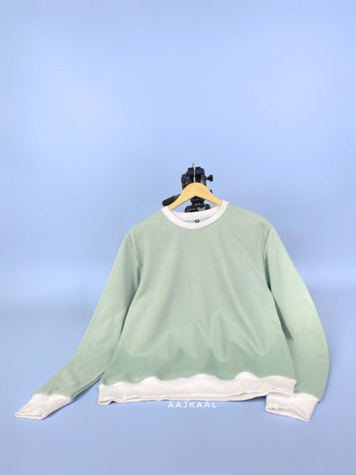 Light Green Contrasted Sweatshirt